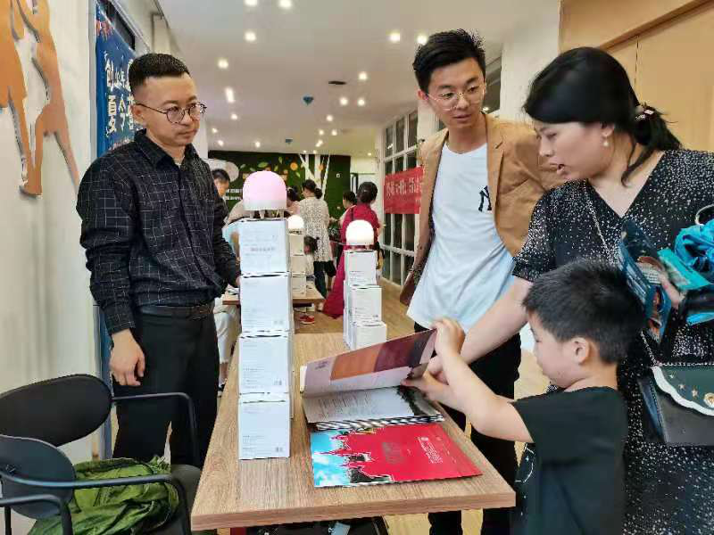開心得冒泡！這場活動帶孩子們走進想象力的“快樂星球”