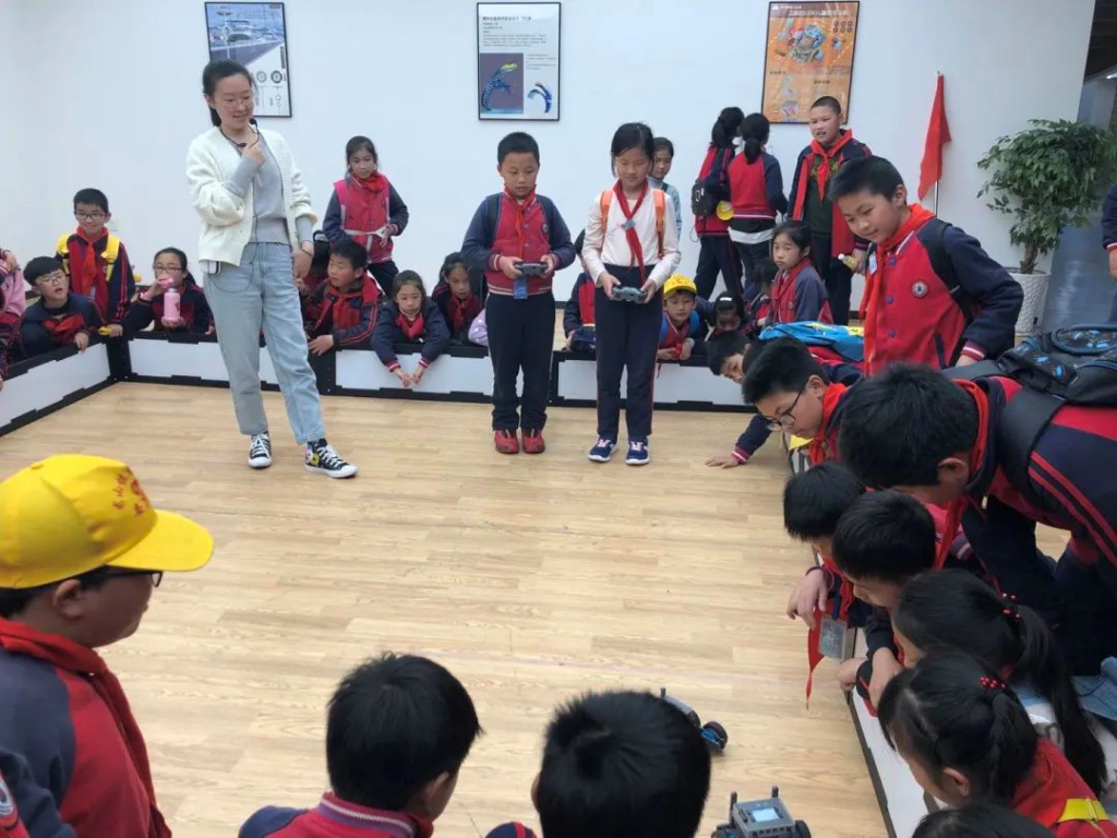 龍場小學(xué)：少年先鋒隊，科技強(qiáng)國研學(xué)記