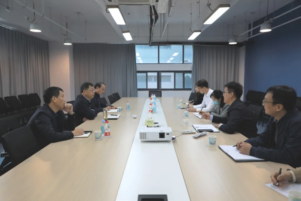 焦作工信局局長(zhǎng)付希強(qiáng)一行蒞臨設(shè)計(jì)城參觀(guān)考察