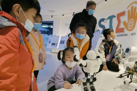 中原工業(yè)設(shè)計(jì)城：開展“未來(lái)魔方——百木搭”課程，感受“百木”魅力