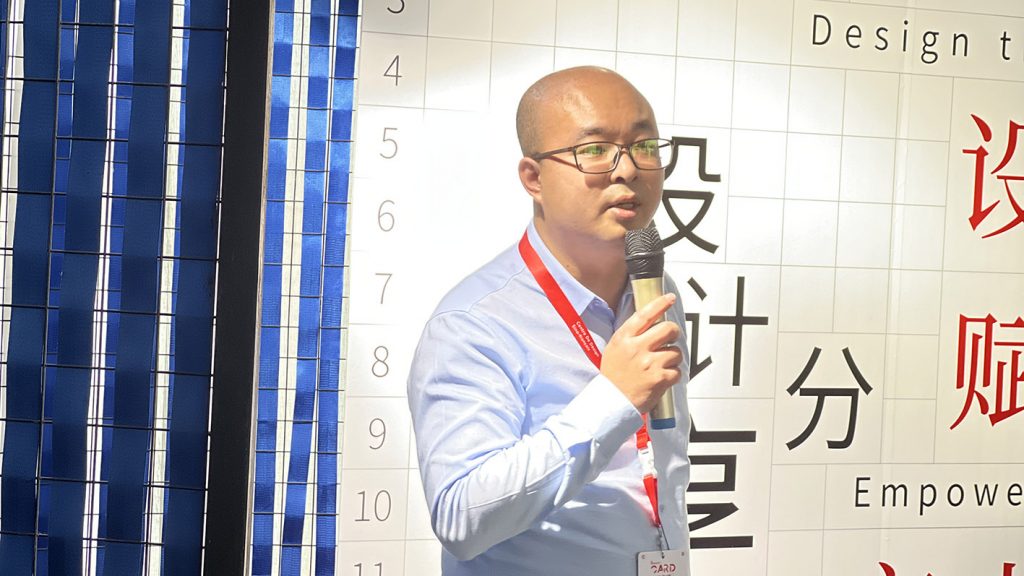 “冰墩墩之父”曹雪教授走進(jìn)設(shè)計(jì)城 分享設(shè)計(jì)思維賦能產(chǎn)業(yè)升級(jí)秘籍